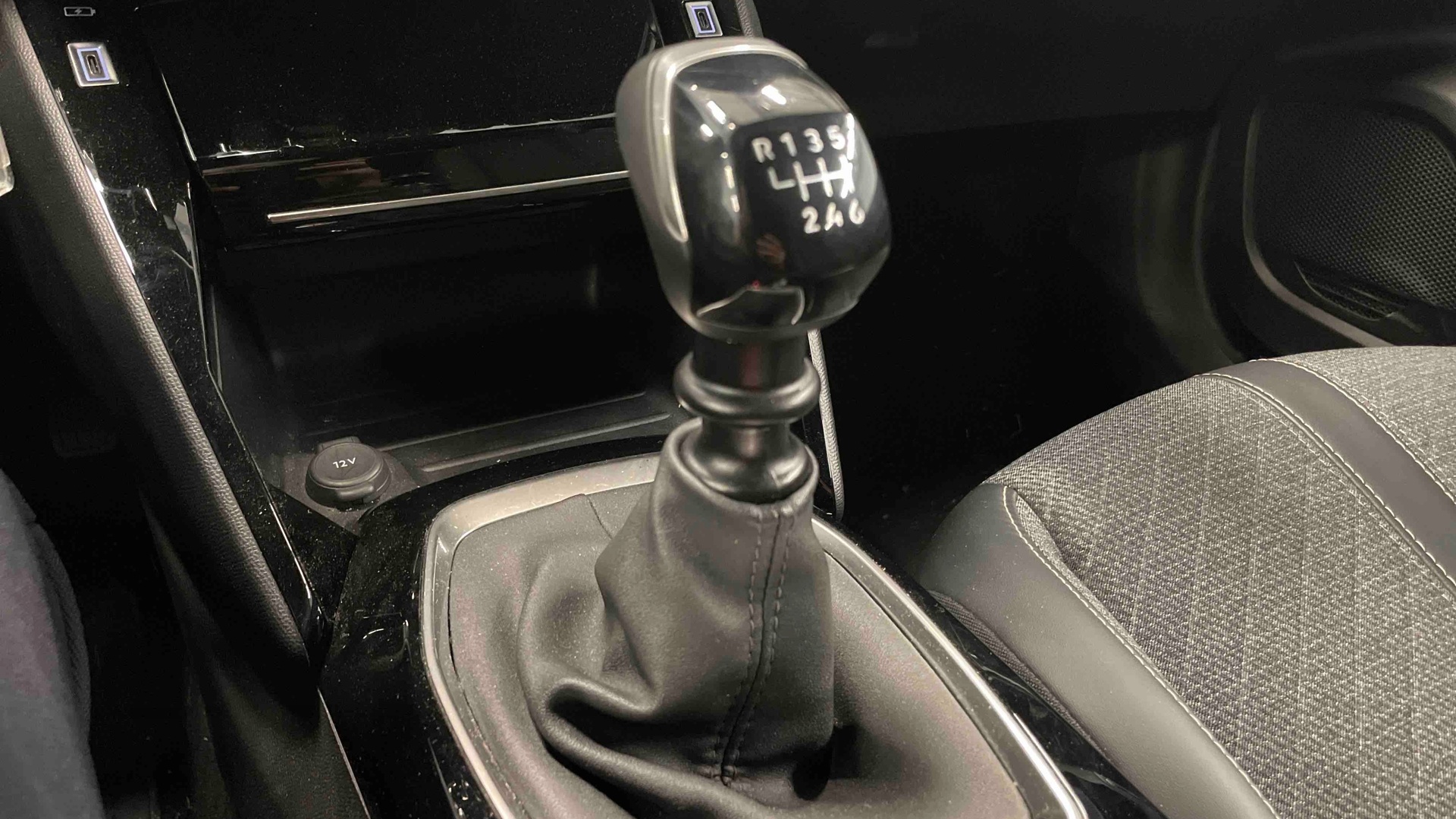 PEUGEOT 2008 PureTech 100 S&S BVM6 Allure