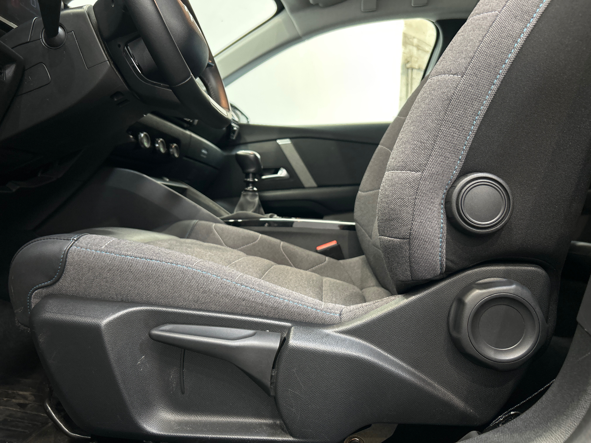 CITROEN C4 PureTech 130 BVM6 Plus