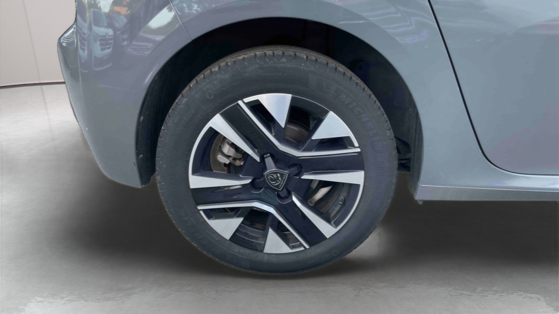 PEUGEOT 208 PureTech 100 S&S BVM6 Allure
