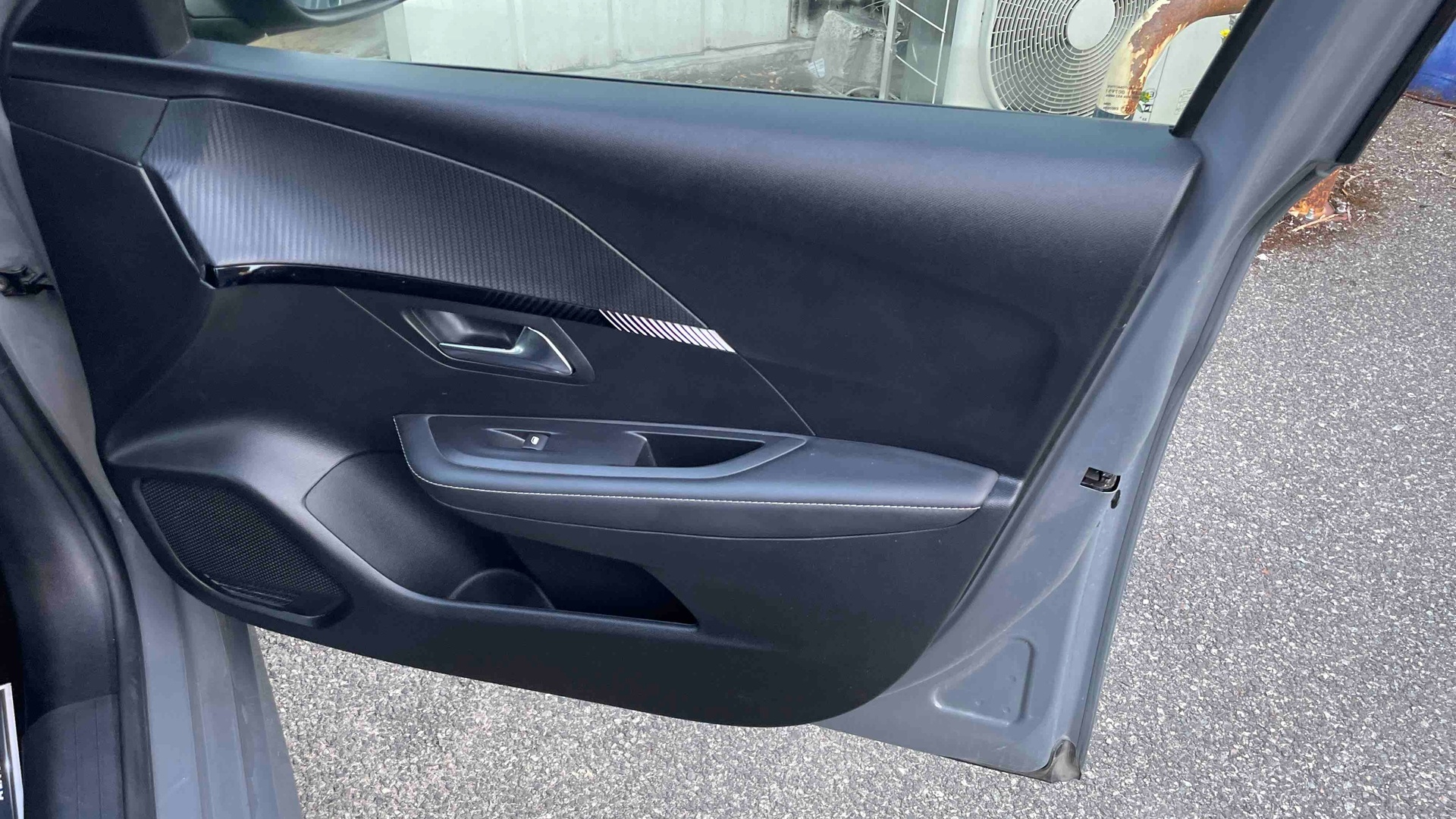 PEUGEOT 208 PureTech 100 S&S BVM6 Allure