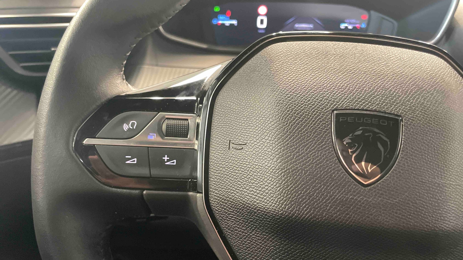 PEUGEOT 2008 PureTech 100 S&S BVM6 Allure