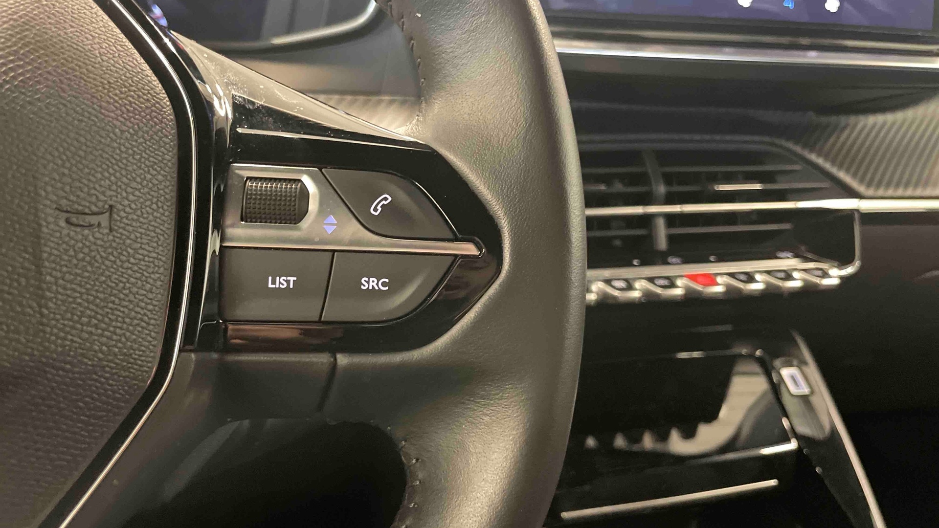 PEUGEOT 2008 PureTech 100 S&S BVM6 Allure