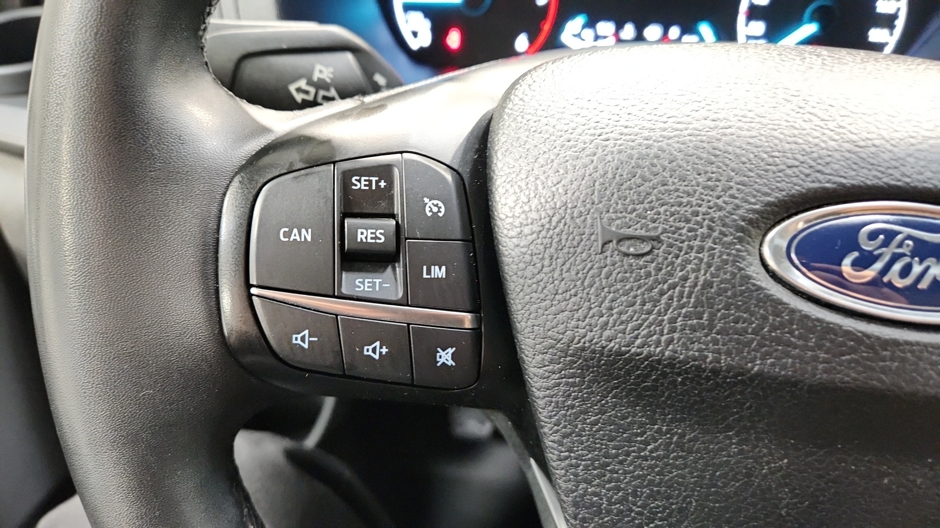 FORD TRANSIT CUSTOM KOMBI 320 L2H1 2.0 EcoBlue 130 mHEV Trend Business - 4P