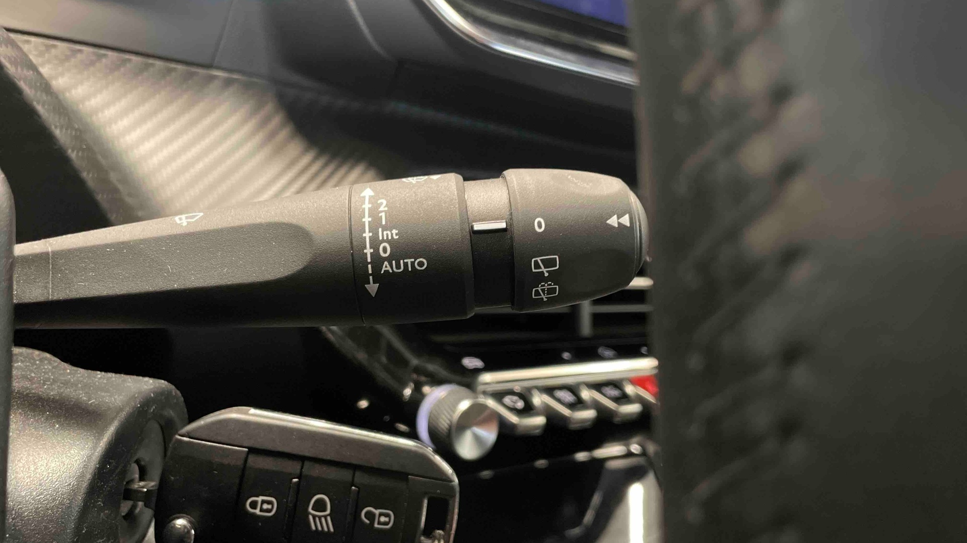 PEUGEOT 2008 PureTech 100 S&S BVM6 Allure