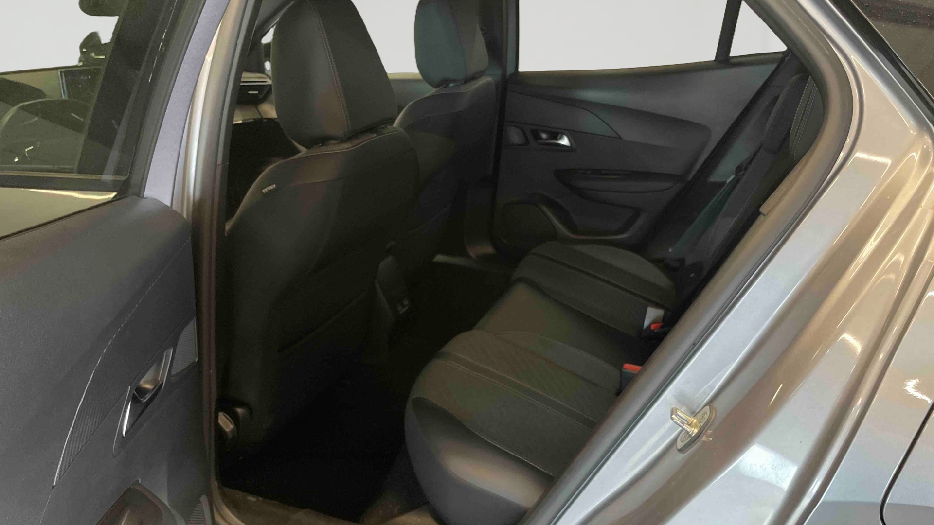PEUGEOT 2008 PureTech 100 S&S BVM6 Allure