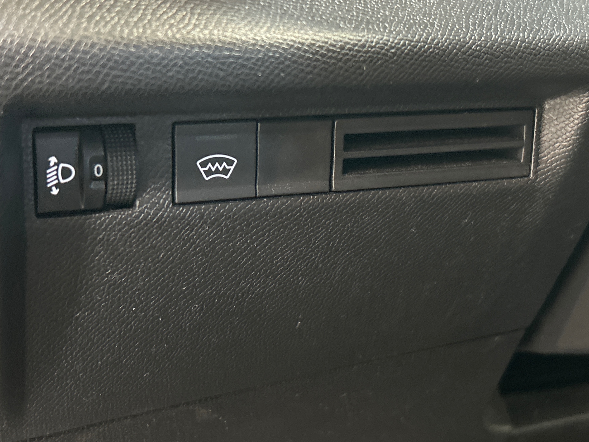 CITROEN C4 PureTech 130 BVM6 Plus