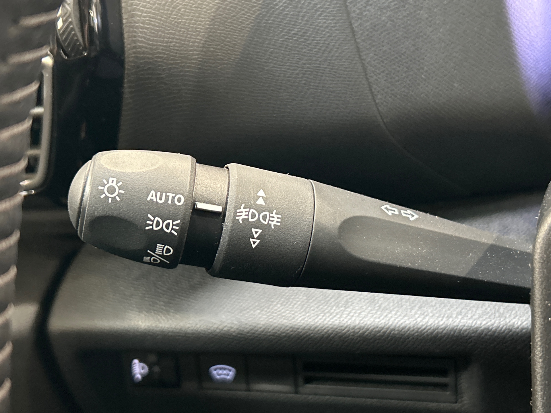 CITROEN C4 PureTech 130 BVM6 Plus