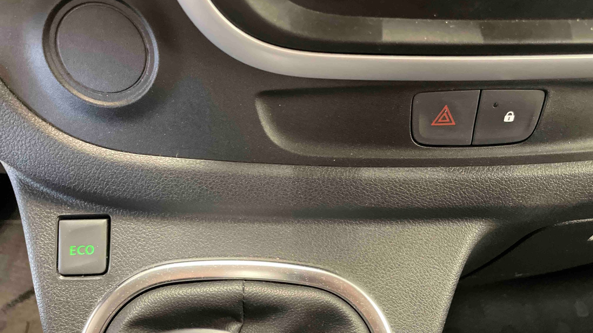 RENAULT TRAFIC FOURGON FGN L1H1 1000 KG DCI 145 ENERGY EDC CONFORT