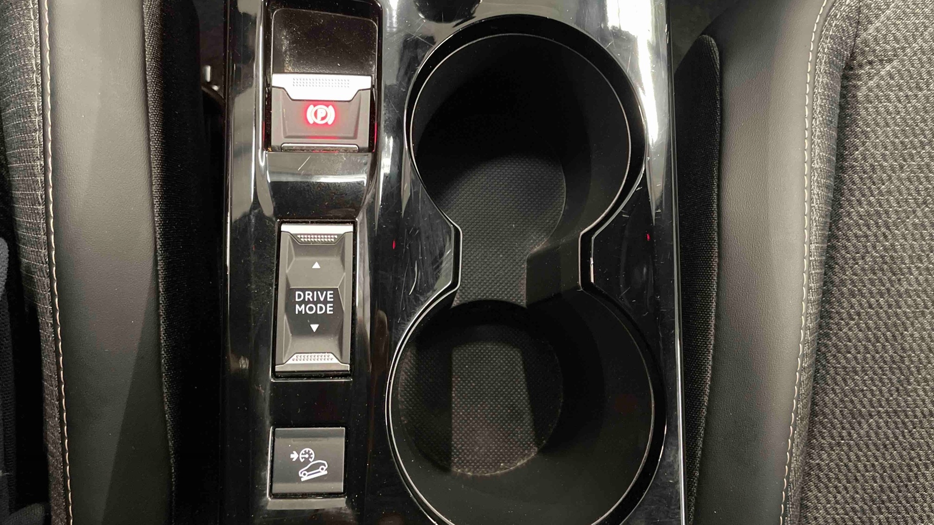 PEUGEOT 2008 PureTech 100 S&S BVM6 Allure