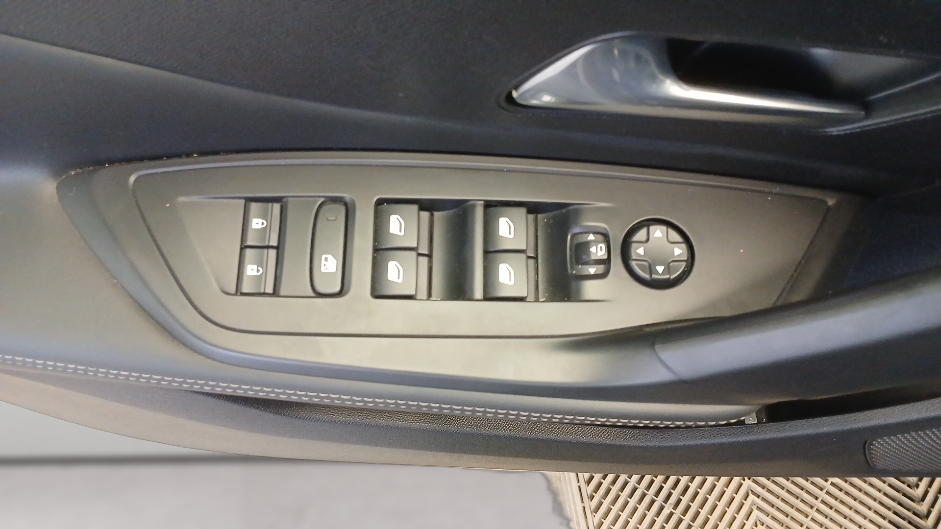 PEUGEOT 308 Allure Hybrid 145 ch e-DCS6
