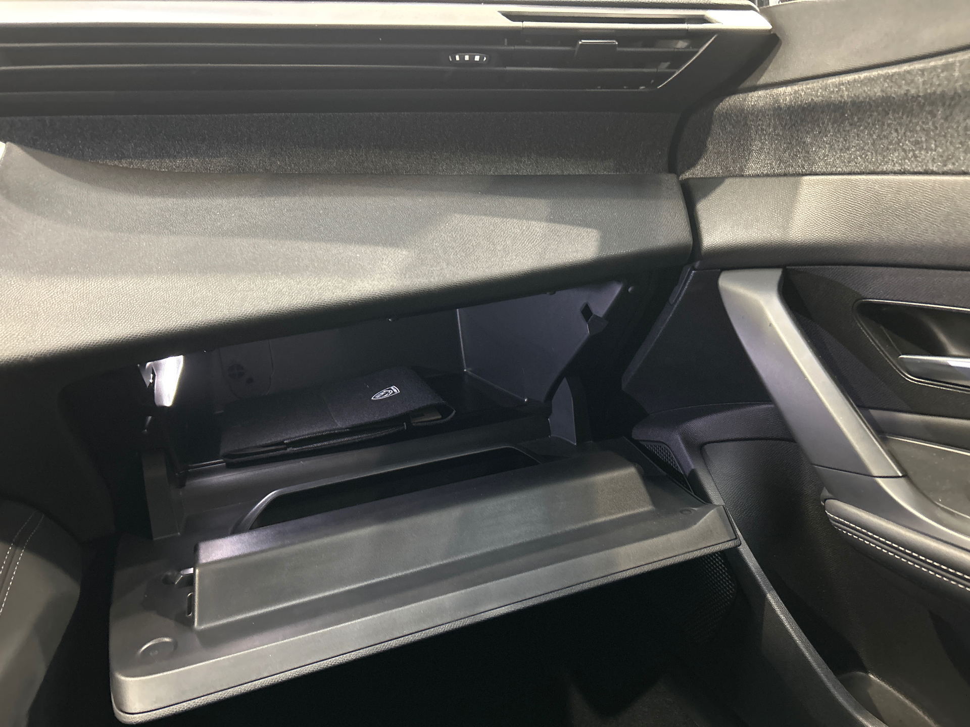 PEUGEOT 408 ALLURE PURETECH 130 S&S EAT8