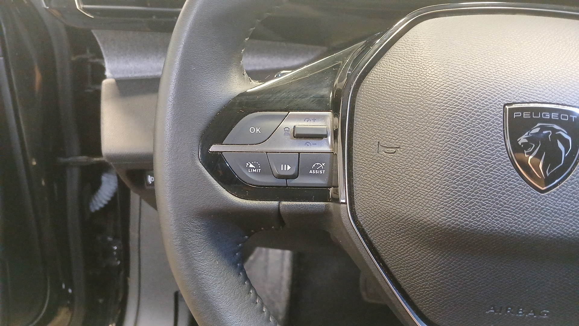 PEUGEOT 308 Allure Hybrid 145 ch e-DCS6