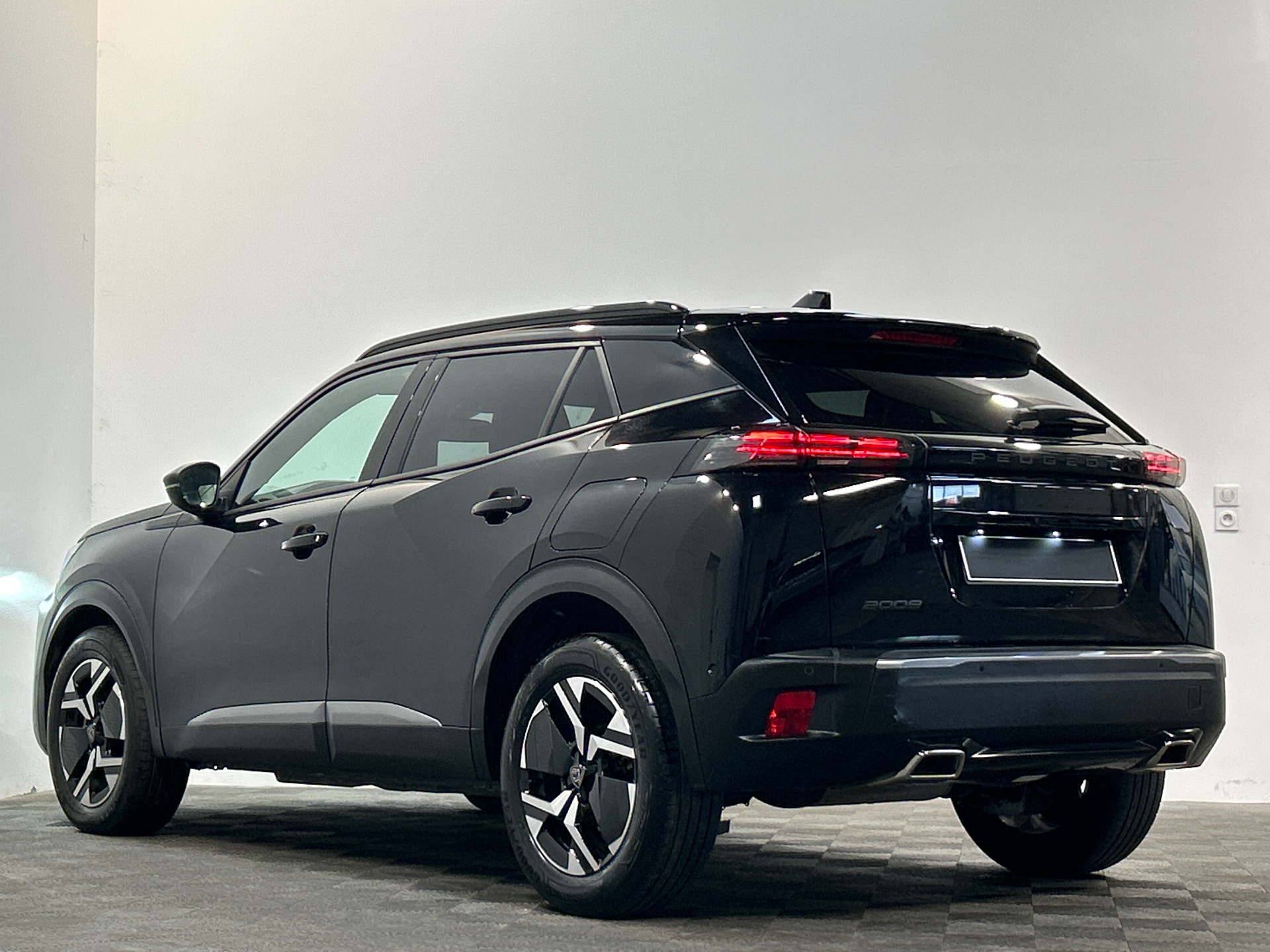 PEUGEOT 2008 PureTech 130 S&S EAT8 Allure