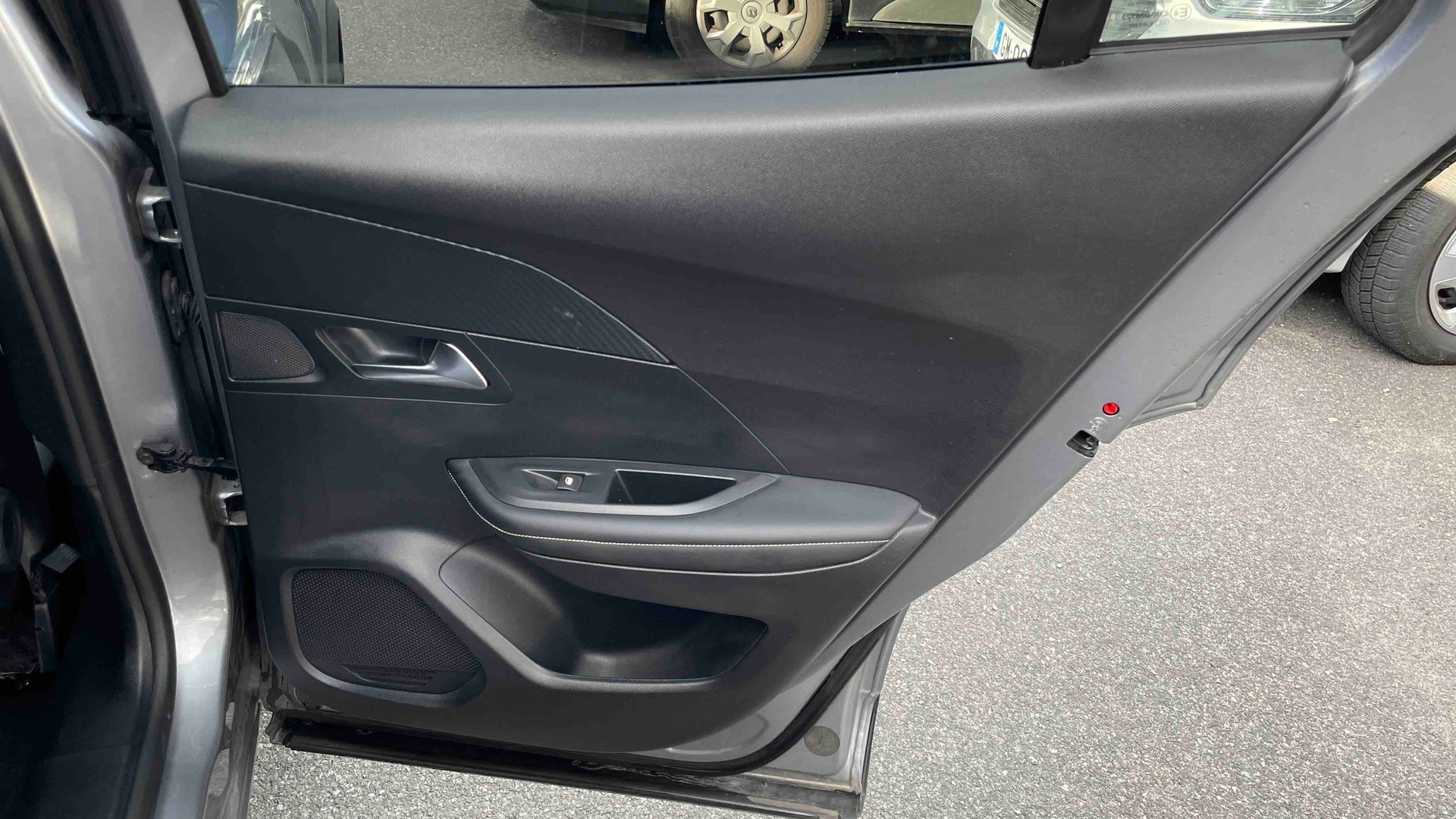 PEUGEOT 2008 PureTech 100 S&S BVM6 Allure