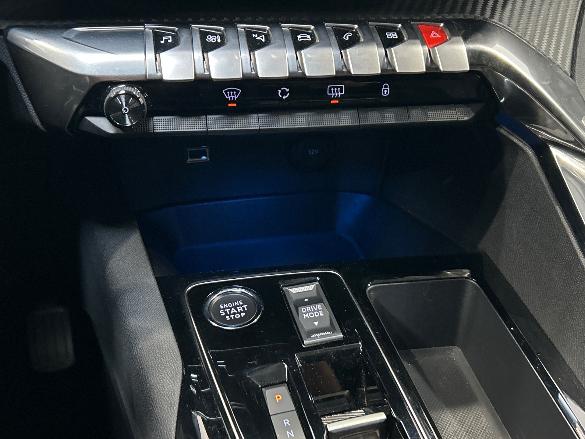 PEUGEOT 3008 Hybrid 136 e-DCS6 Allure Pack