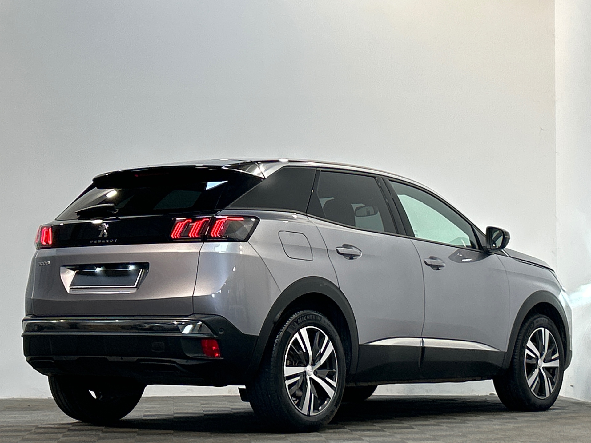 PEUGEOT 3008 Hybrid 136 e-DCS6 Allure Pack
