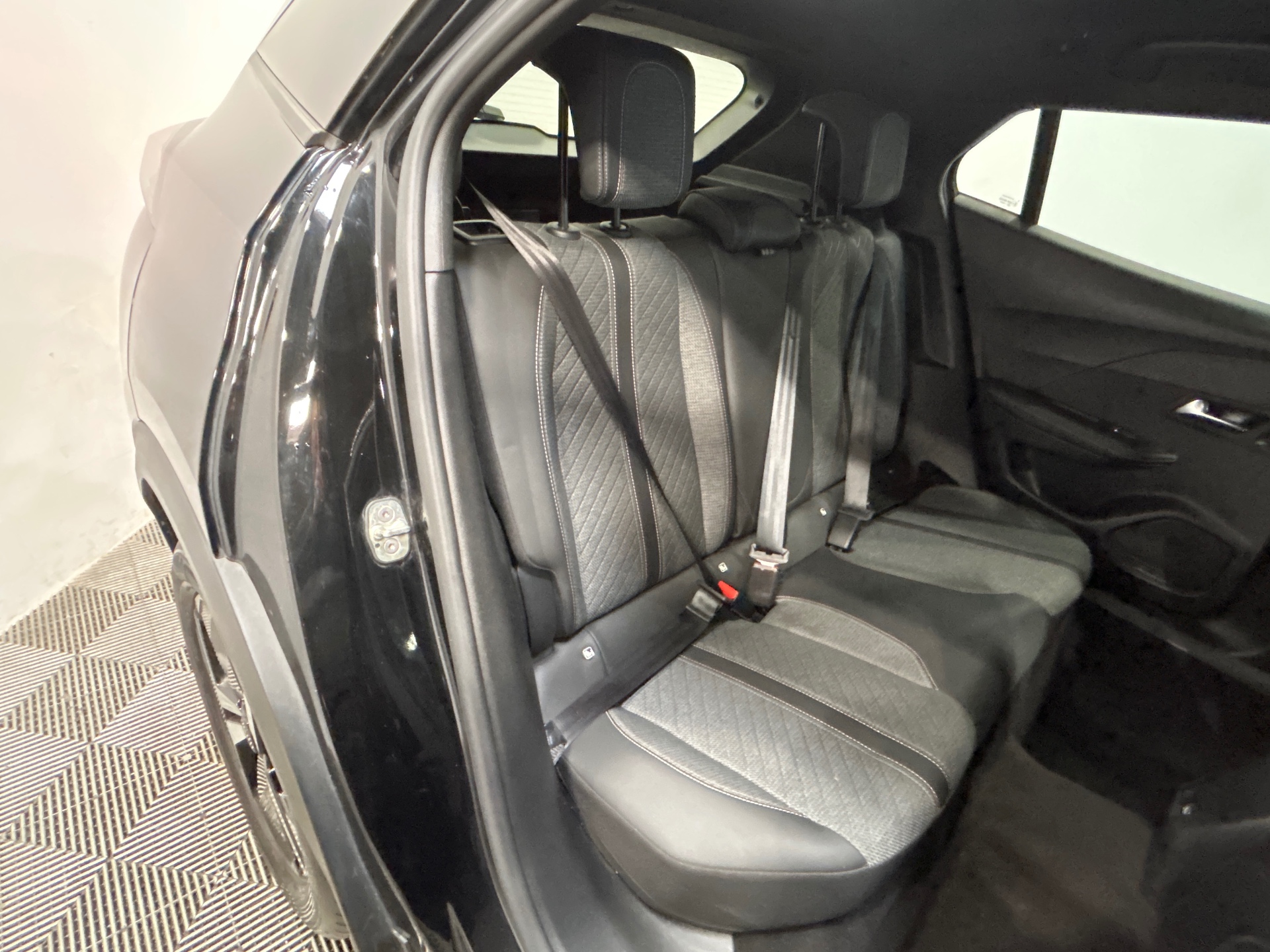 PEUGEOT 2008 PureTech 130 S&S EAT8 Allure