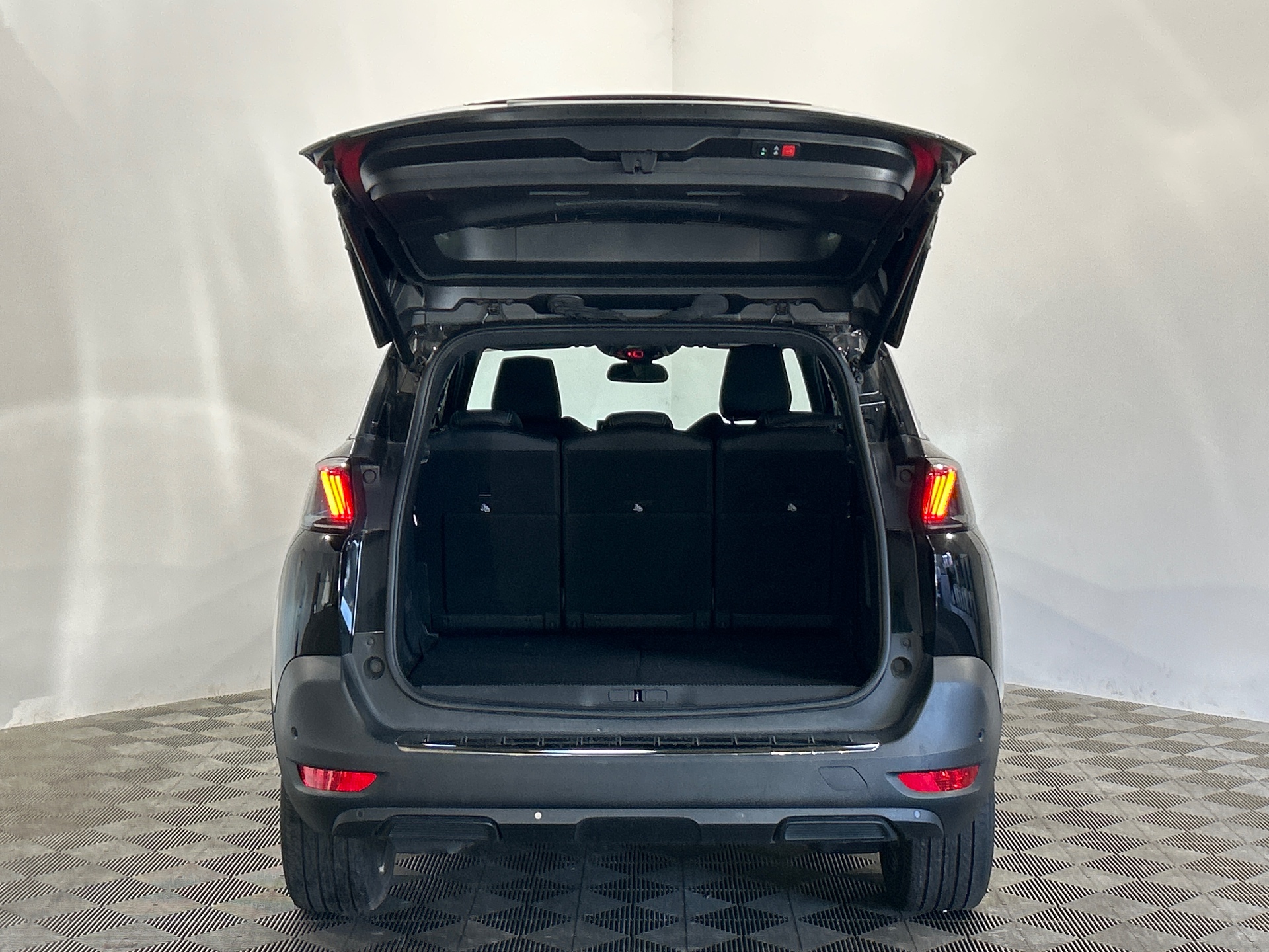 PEUGEOT 5008 ALLURE PK PTECH 130 S&S BVM6