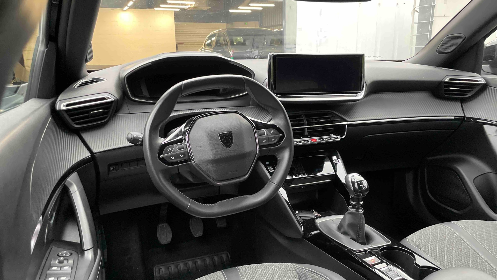 PEUGEOT 2008 PureTech 100 S&S BVM6 Allure
