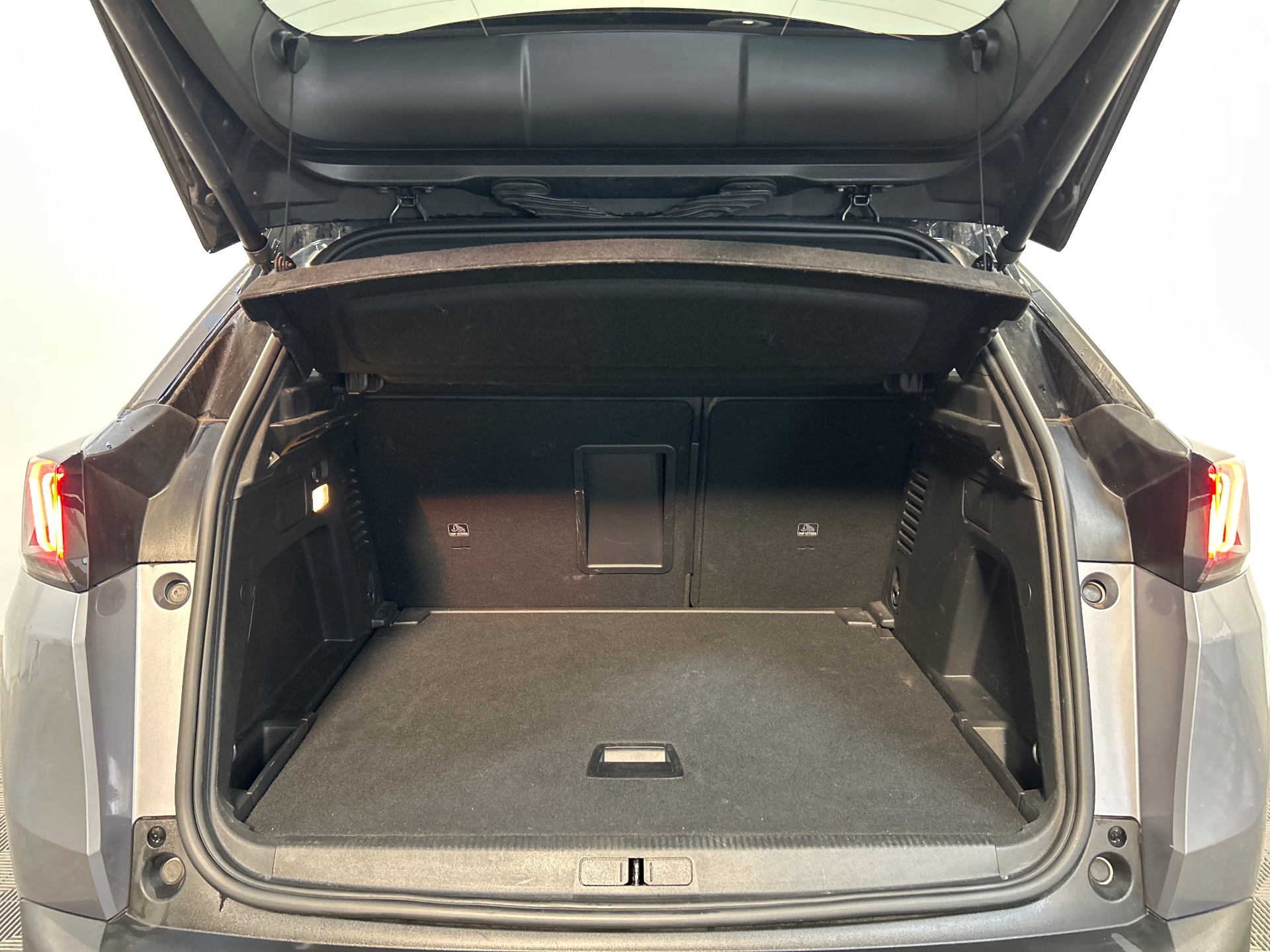 PEUGEOT 3008 Hybrid 136 e-DCS6 Allure Pack