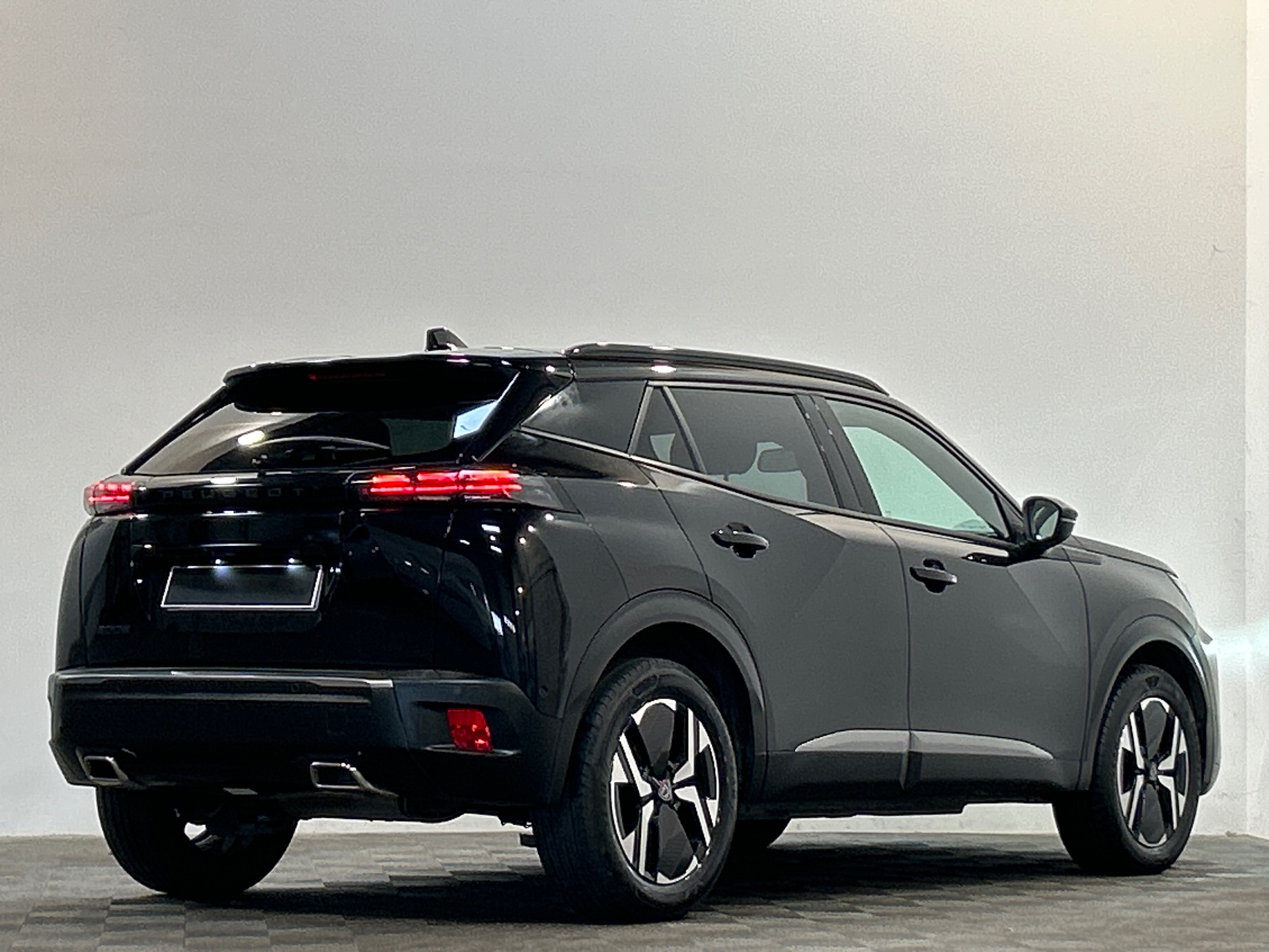 PEUGEOT 2008 PureTech 130 S&S EAT8 Allure