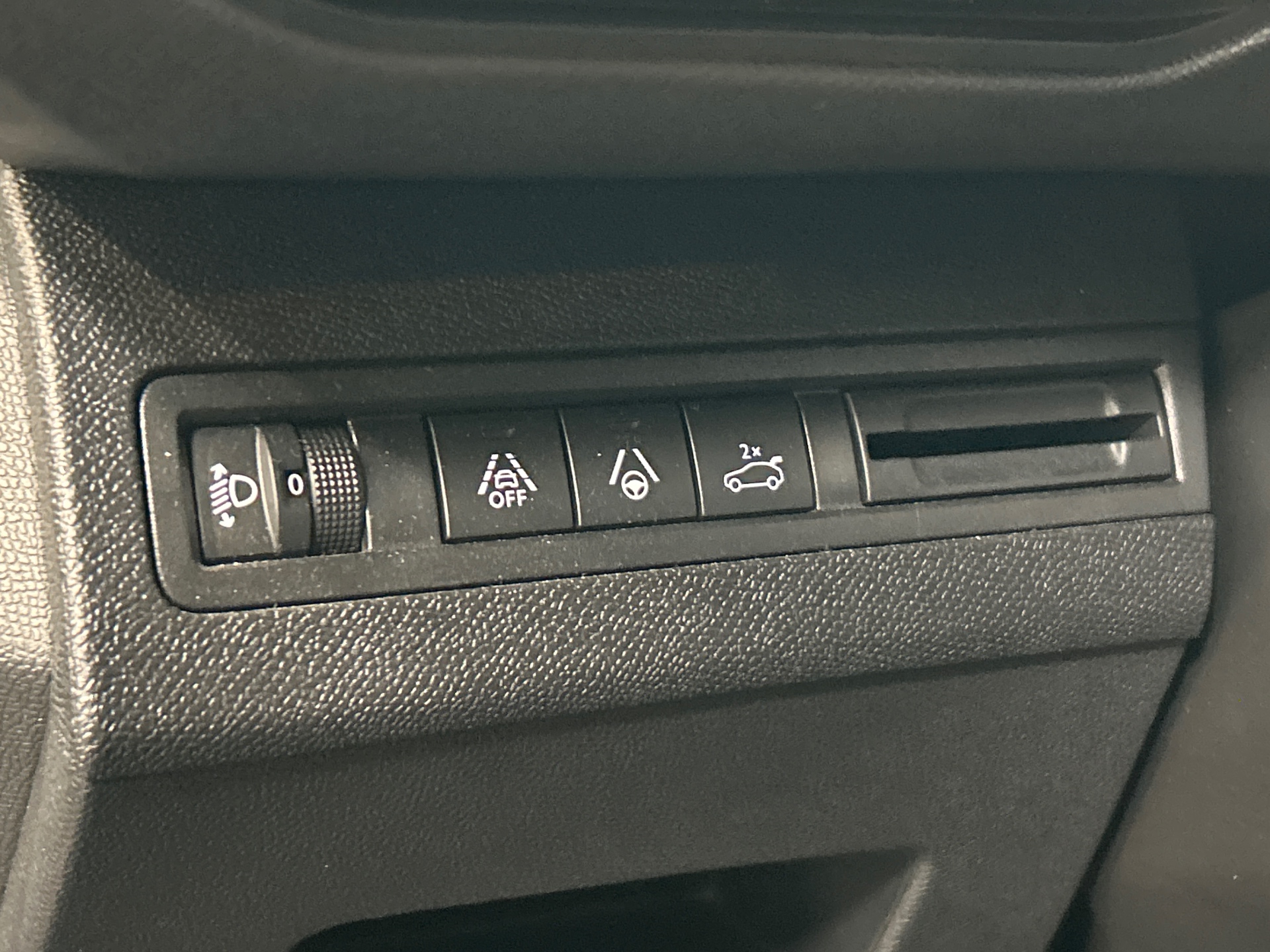 PEUGEOT 3008 Hybrid 136 e-DCS6 Allure Pack