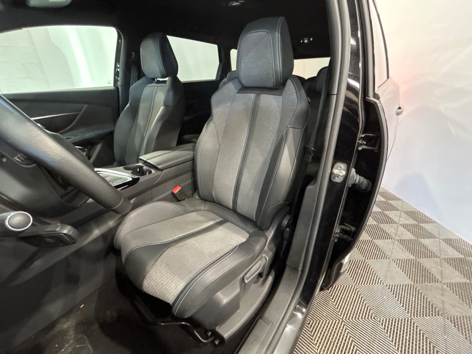 PEUGEOT 5008 ALLURE PK PTECH 130 S&S BVM6
