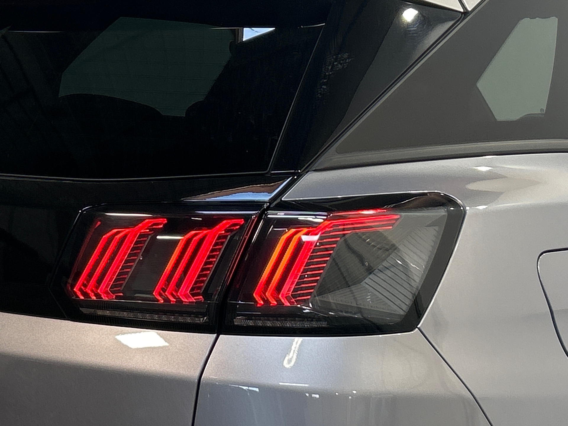 PEUGEOT 3008 Hybrid 136 e-DCS6 Allure Pack