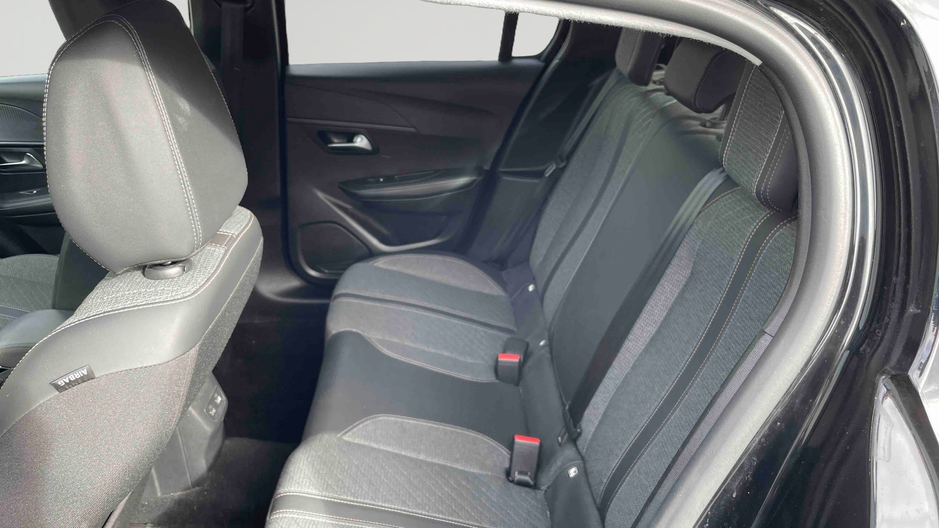 PEUGEOT 208 PureTech 100 S&S BVM6 Allure