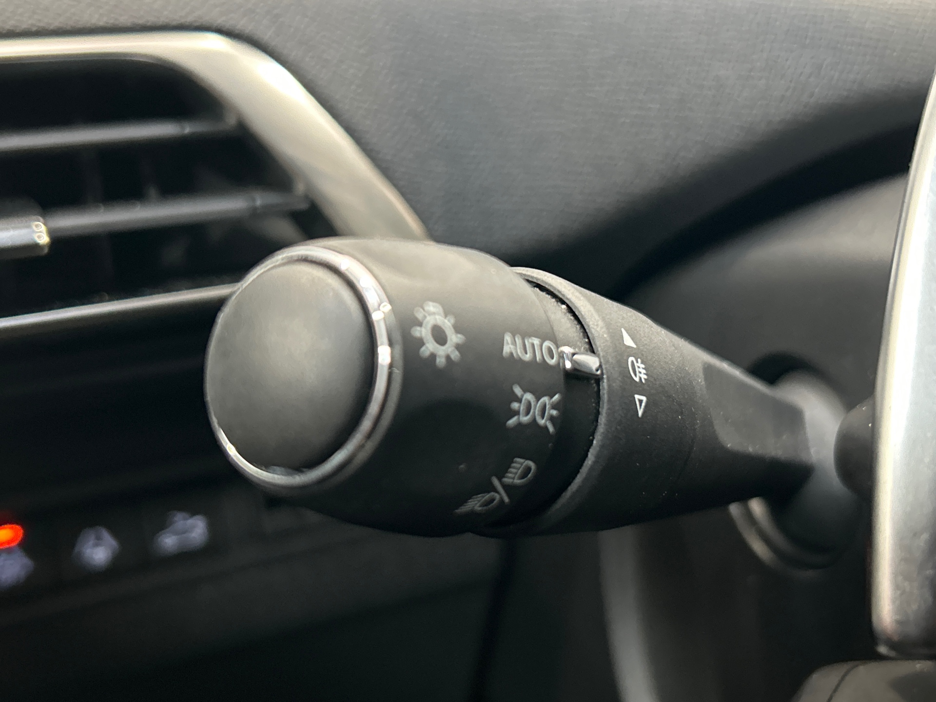 PEUGEOT 3008 Hybrid 136 e-DCS6 Allure Pack
