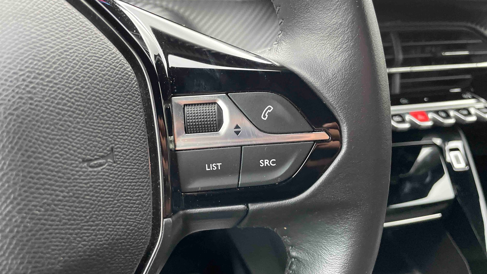 PEUGEOT 2008 PureTech 100 S&S BVM6 Allure