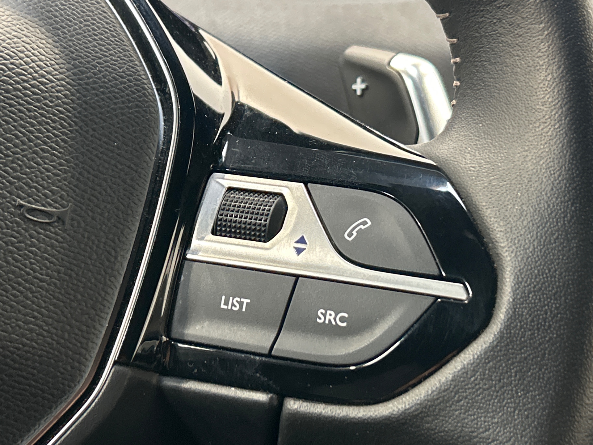 PEUGEOT 3008 Hybrid 136 e-DCS6 Allure Pack
