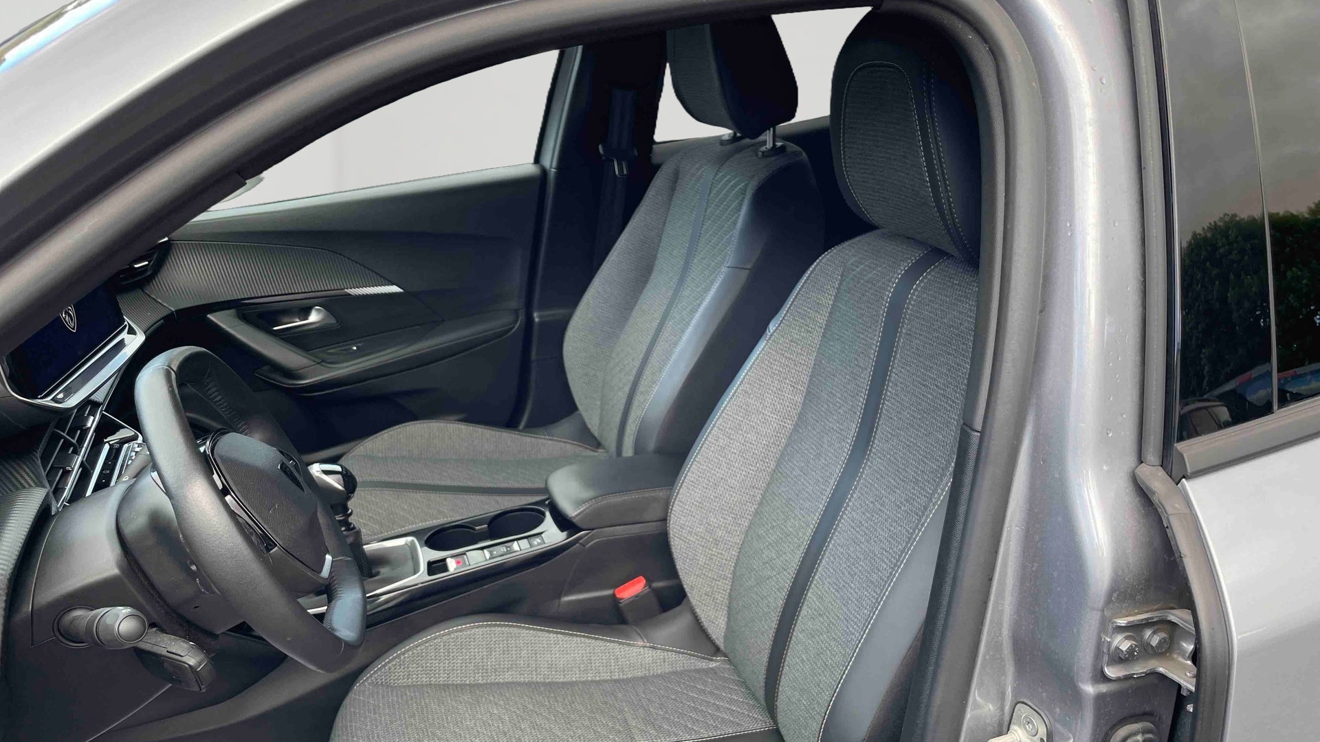 PEUGEOT 2008 PureTech 100 S&S BVM6 Allure