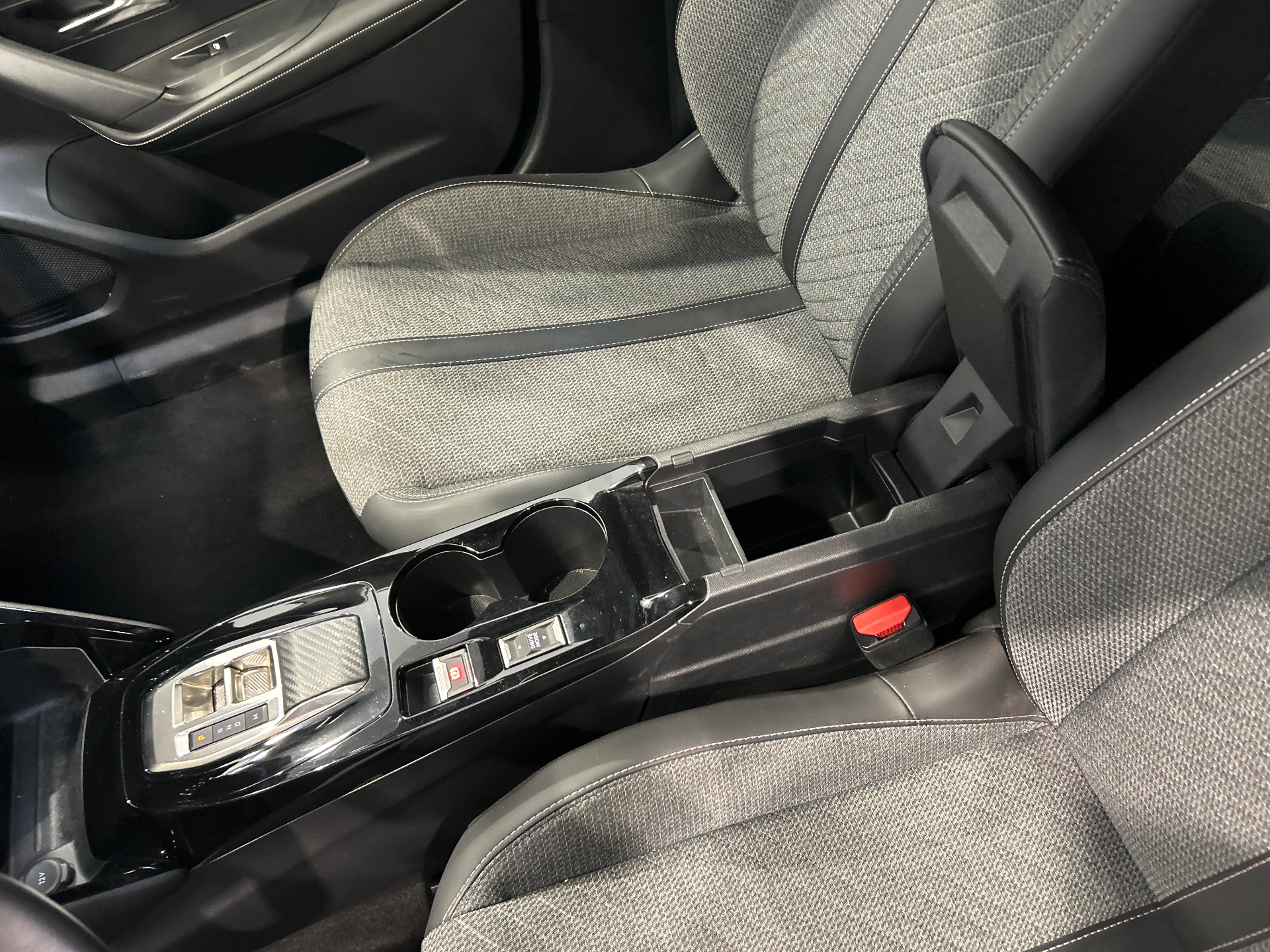 PEUGEOT 2008 PureTech 130 S&S EAT8 Allure