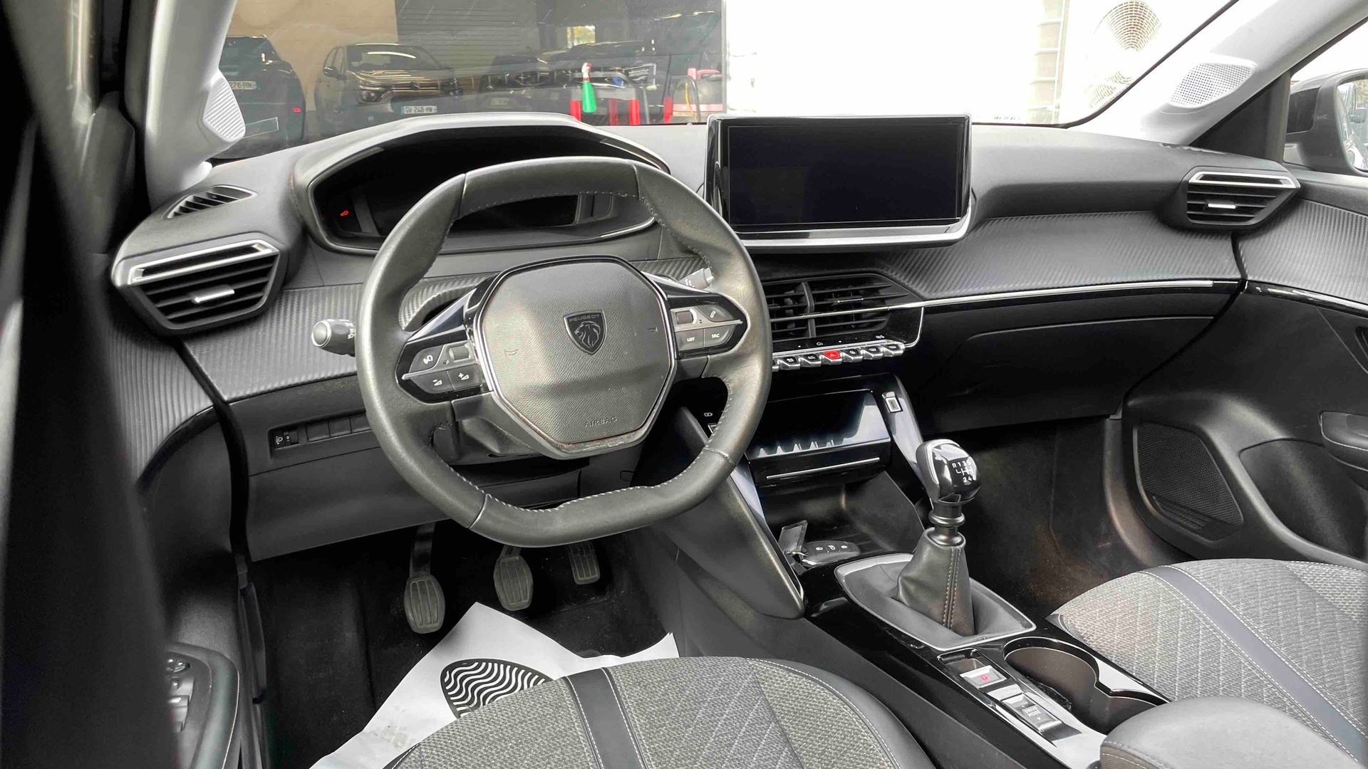 PEUGEOT 208 PureTech 100 S&S BVM6 Allure