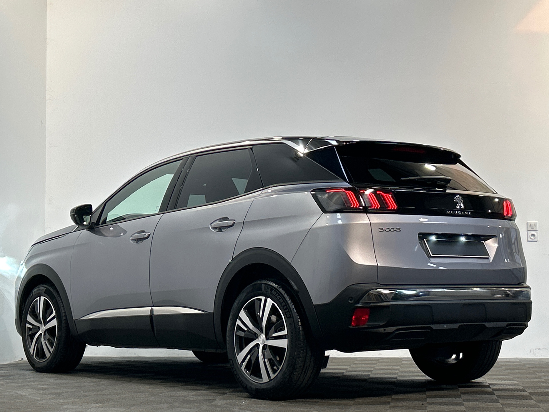 PEUGEOT 3008 Hybrid 136 e-DCS6 Allure Pack