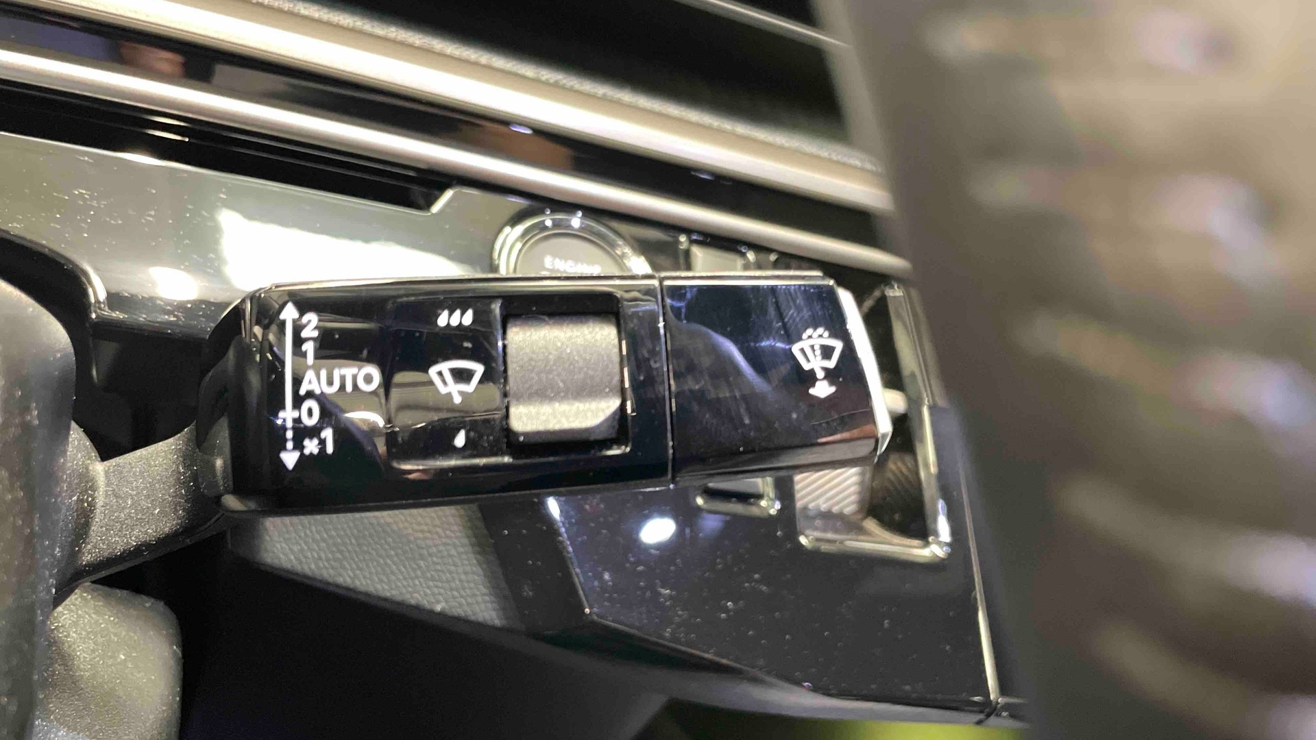 PEUGEOT 3008 Hybrid 145 e-DCS6 Allure