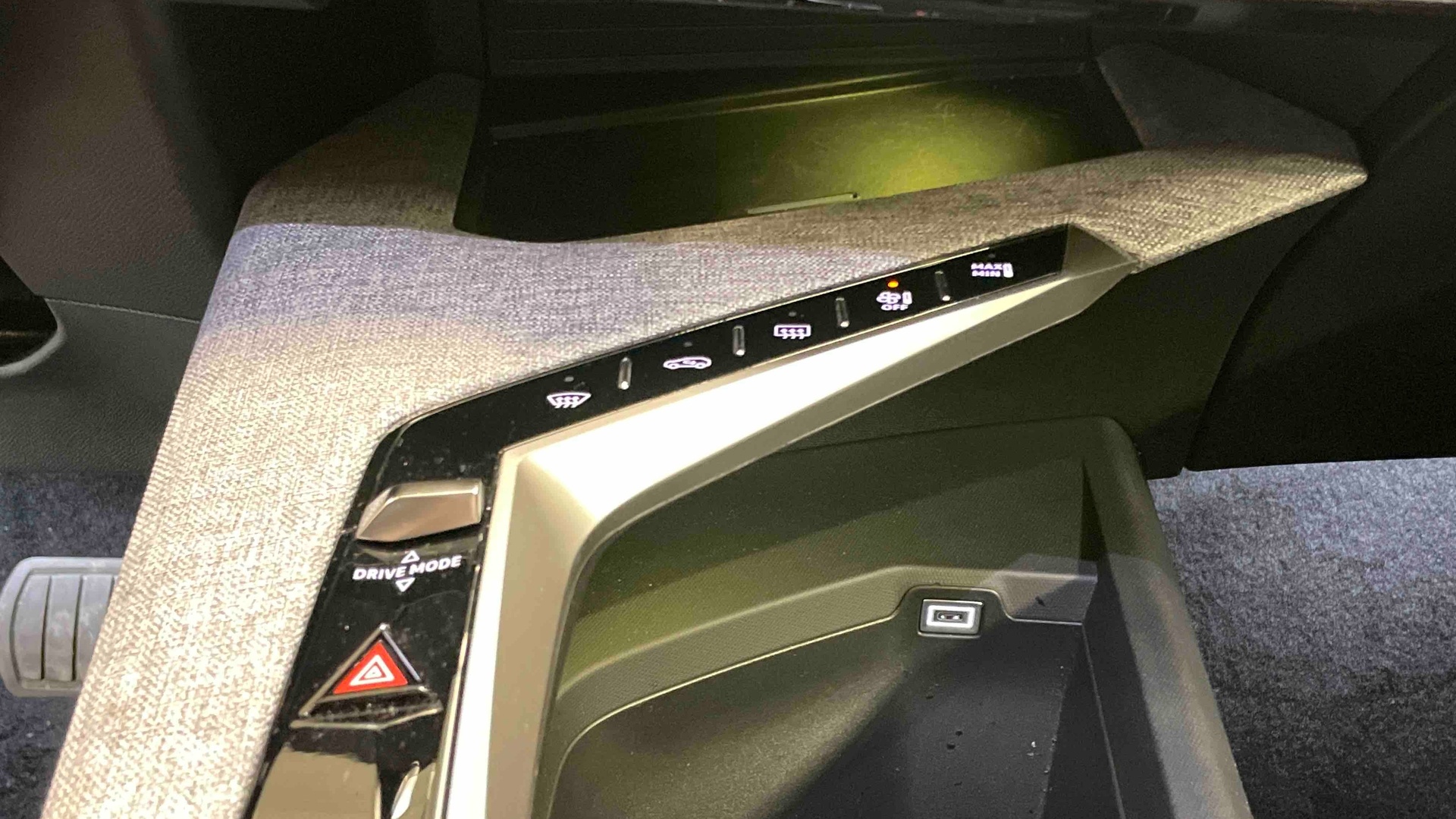 PEUGEOT 3008 Hybrid 145 e-DCS6 Allure