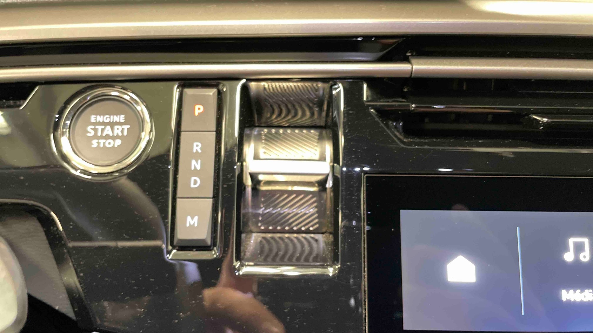 PEUGEOT 3008 Hybrid 145 e-DCS6 Allure