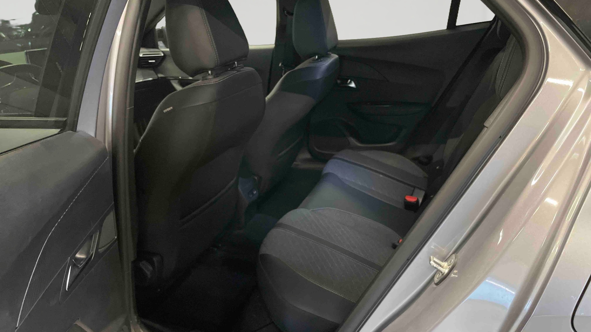 PEUGEOT 2008 PureTech 100 S&S BVM6 Allure