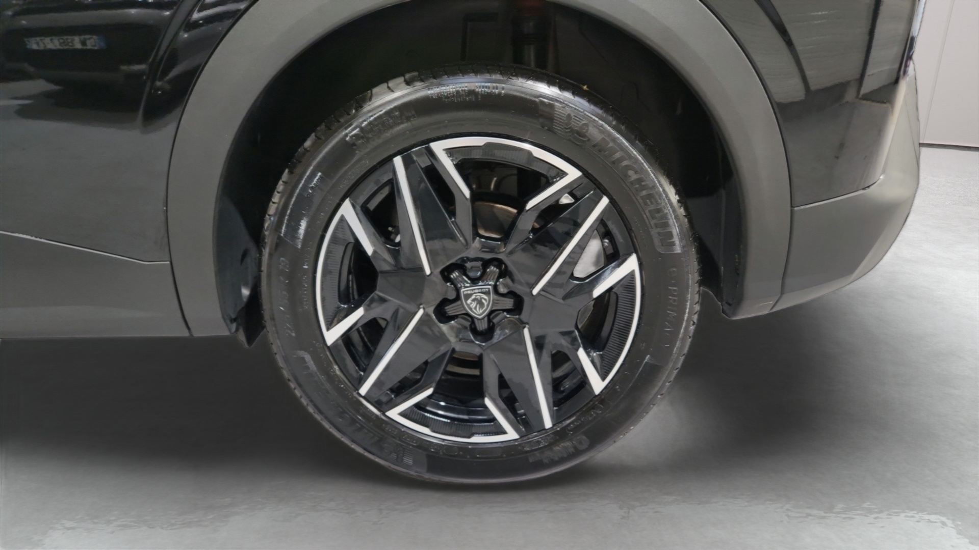 PEUGEOT 3008 Hybrid 145 e-DCS6 Allure - 5P