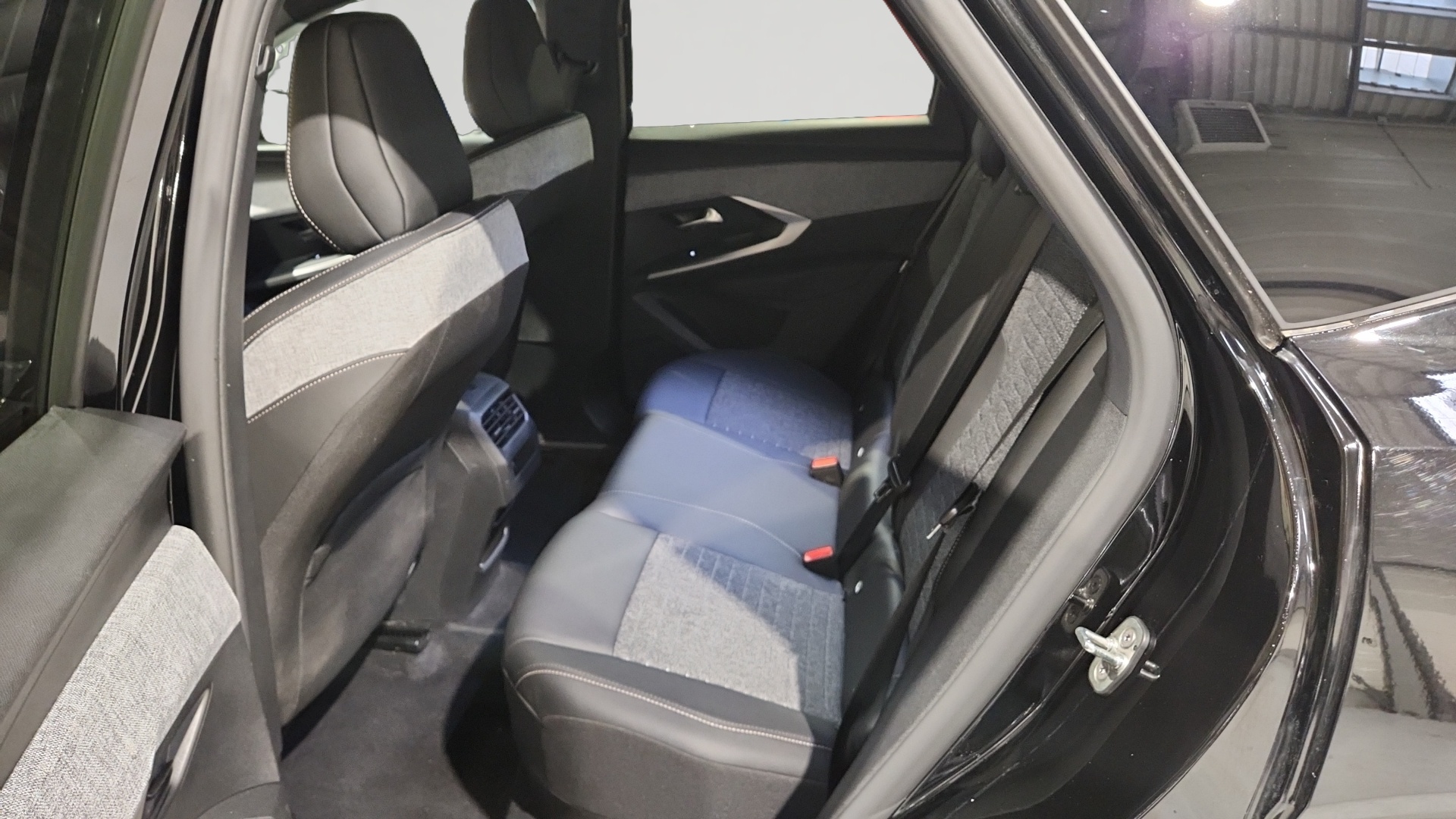 PEUGEOT 3008 Hybrid 145 e-DCS6 Allure - 5P