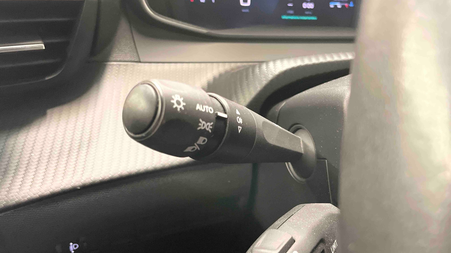 PEUGEOT 2008 PureTech 100 S&S BVM6 Allure