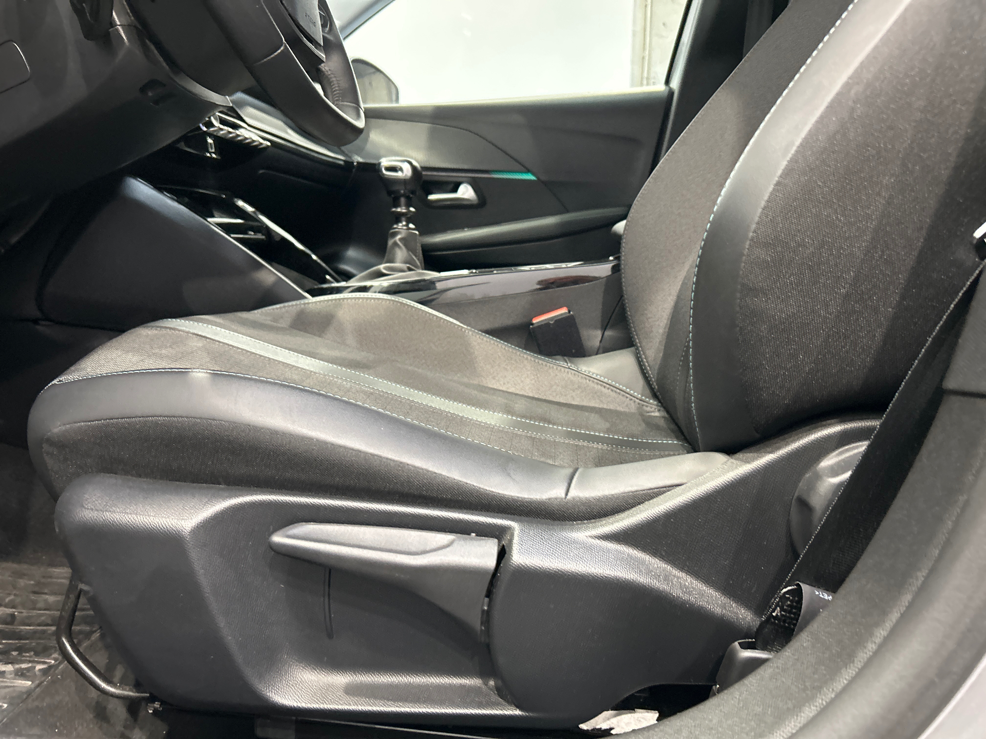 PEUGEOT 208 ALLURE PACK PURETECH 100 S&S BVM6