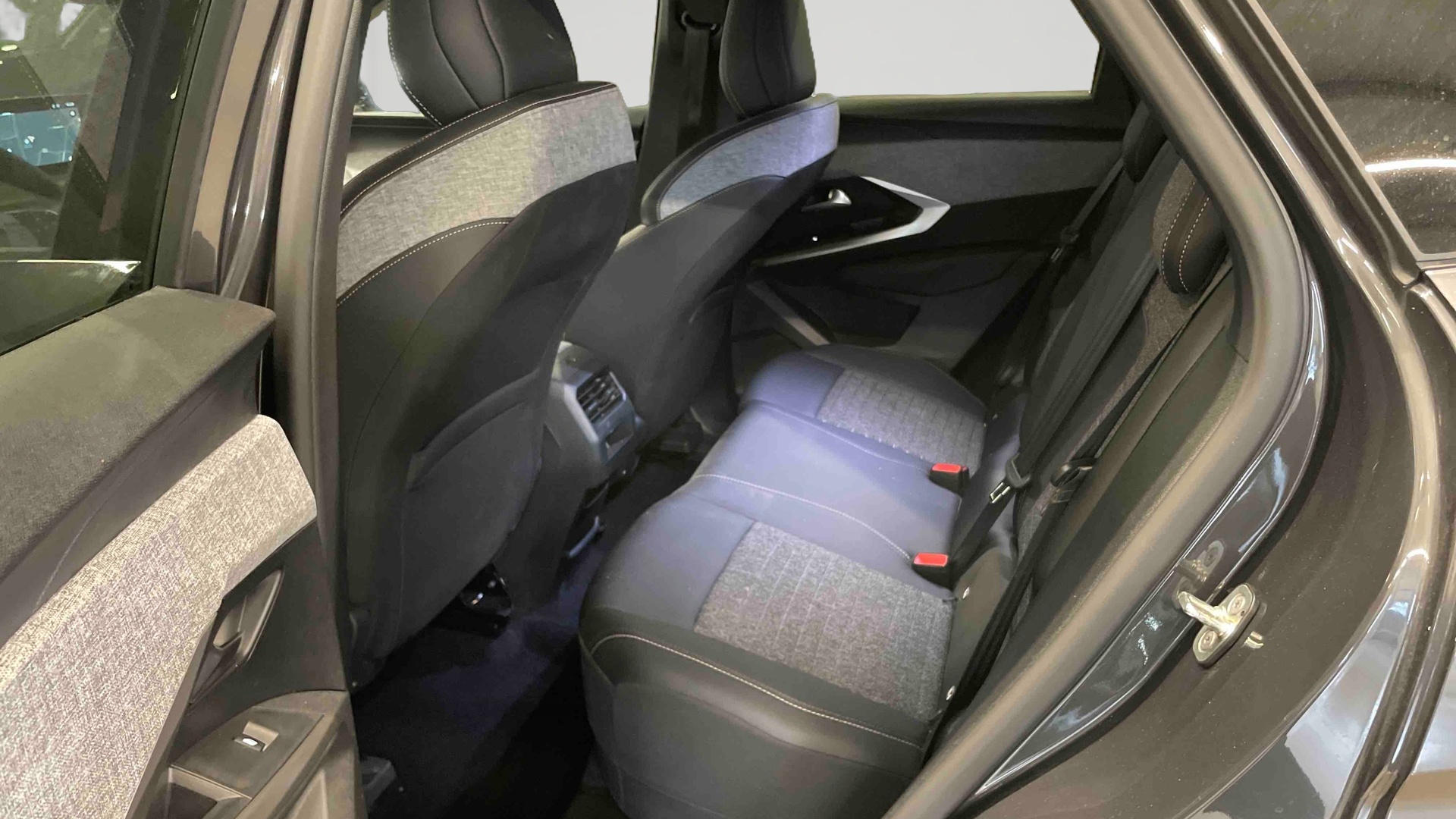 PEUGEOT 3008 Hybrid 145 e-DCS6 Allure