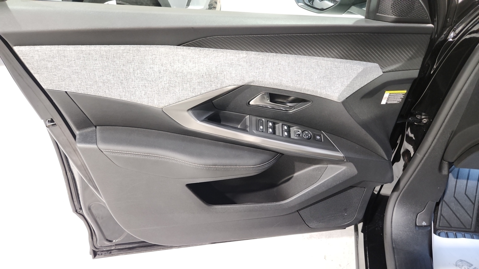 PEUGEOT 3008 Hybrid 145 e-DCS6 Allure - 5P