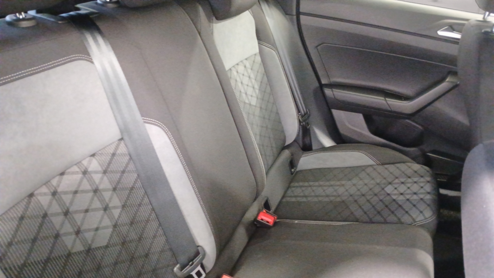 VOLKSWAGEN TAIGO R-Line Edition 1.0 TSI 116 DSG