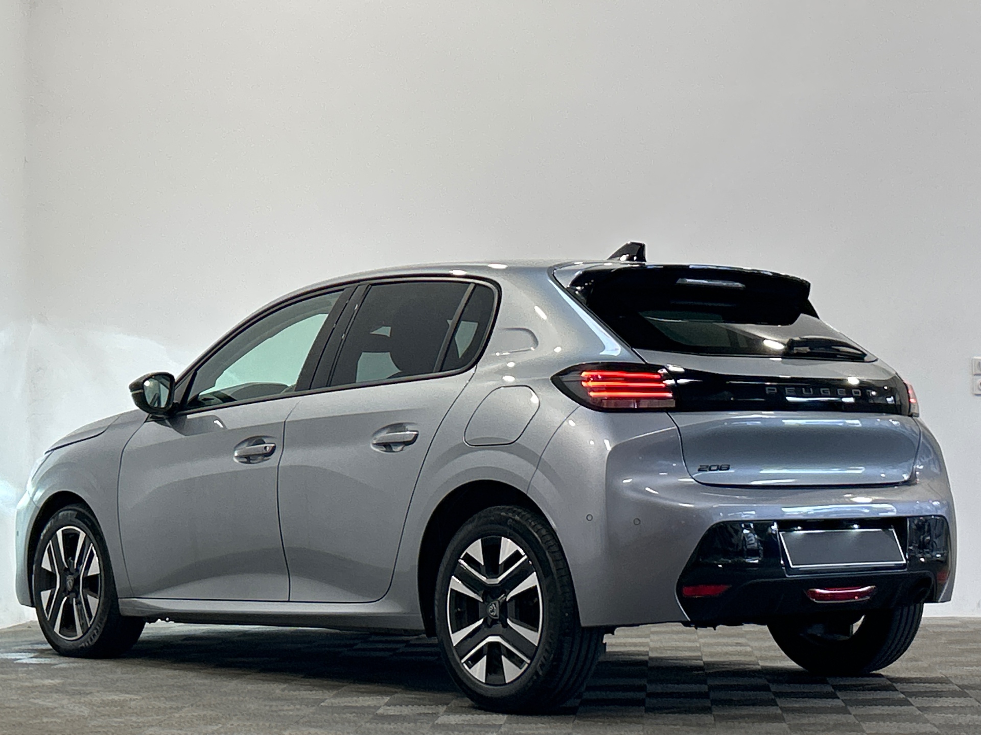 PEUGEOT 208 ALL PT100 BVM