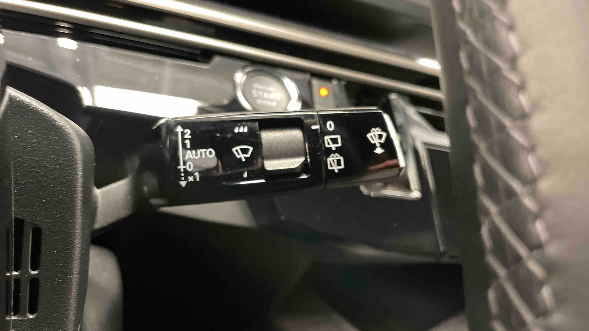 PEUGEOT 5008 Hybrid 145 ch e-DCS6 Allure