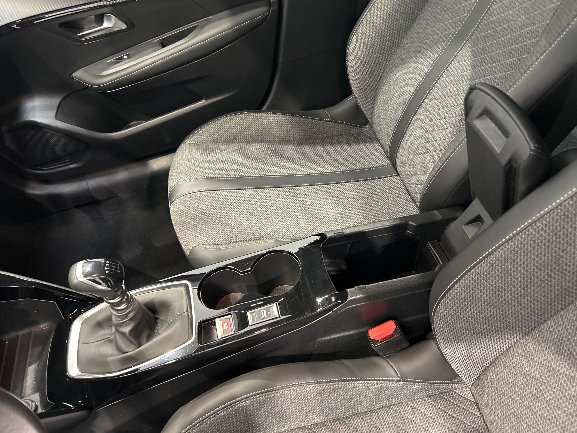 PEUGEOT 208 ALL PT100 BVM
